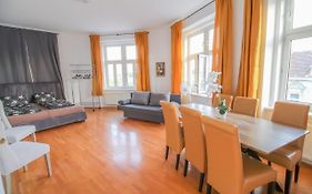 Family 3 Bedroom Apartment Lv7